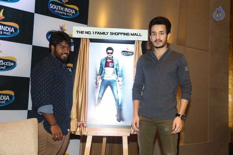 akhil,south india shopping mall,mahesh babu,titan  అఖిల్ బాబును ఎంతకు కొన్నారో?